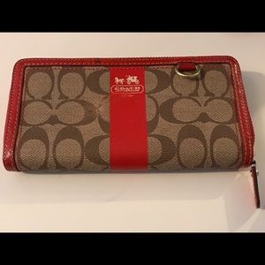 EUC Coach wallet signature