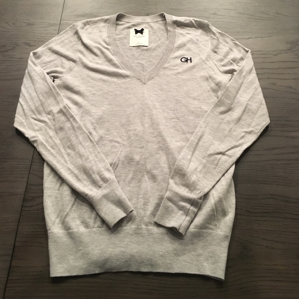 NWT GILLY HICKS SWEATER