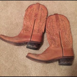 Old west brand women's boots. Size 6. NARROW