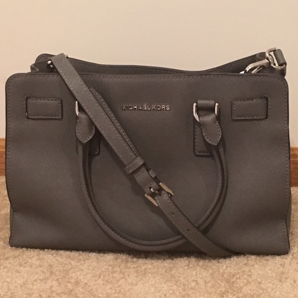 Michael Kors Dillon Bag - Picture 1 of 4