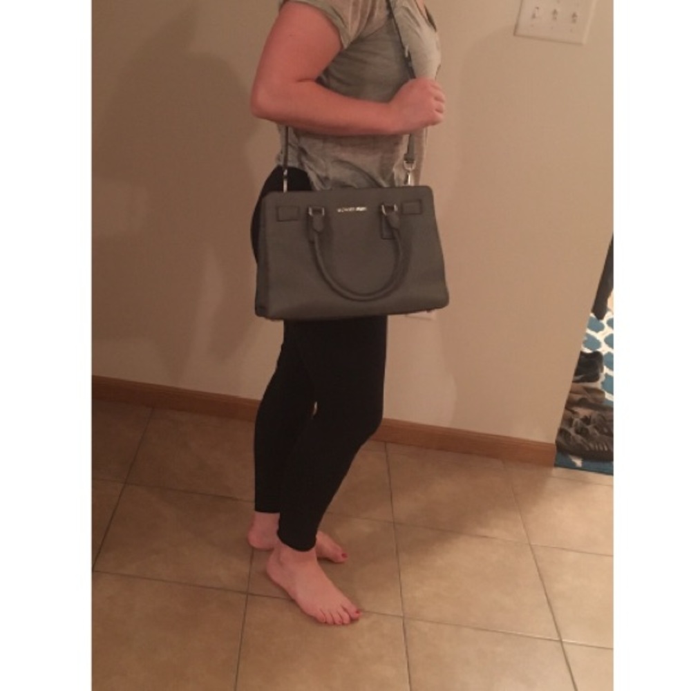 Michael Kors Dillon Bag - Picture 4 of 4