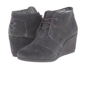Toms wedges