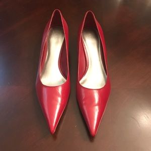 Red leather nine west kitten heel pump