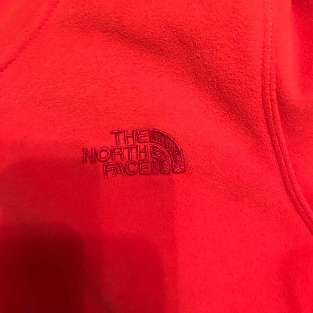 North face - Picture 3 of 4