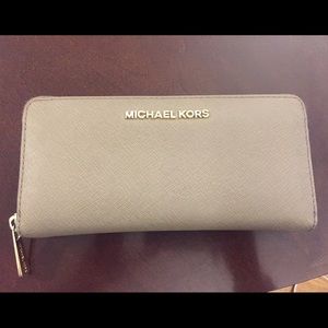 Michael Kors Jet Set Leather Wallet