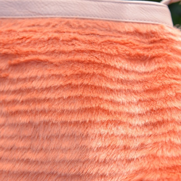 ASOS Fur Clutch - Picture 3 of 4