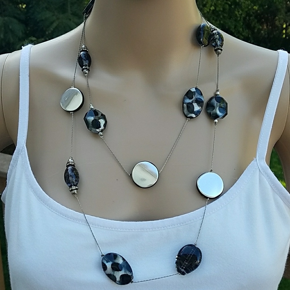 Pretty Black & Silver Necklace