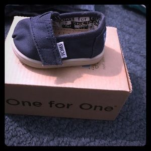 Classic Navy Toms, Size 2