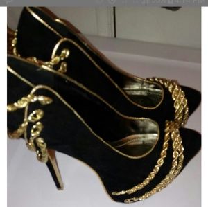 Black Pumps w/Gold Chain detail