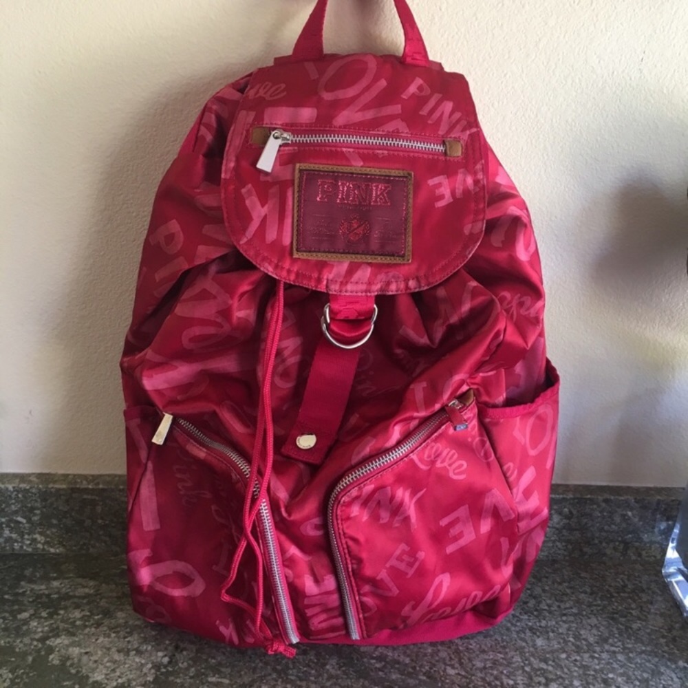 DISCONTINUED VS PINK VALENTINE Backpack 🥀✨