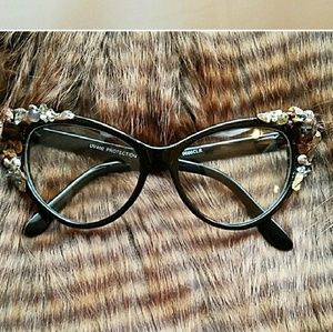 Peace and passions Eyewear