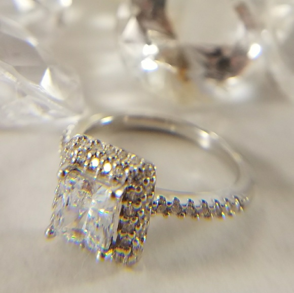 14k Solid White Gold Engagement Ring - Picture 3 of 7