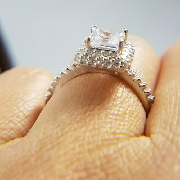 14k Solid White Gold Engagement Ring - Picture 4 of 7