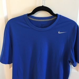 Nike Dri-Fit Shirt - Size Medium