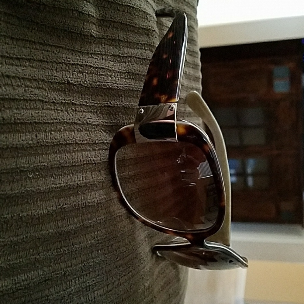 Marc Jacobs sunglasses no scratches