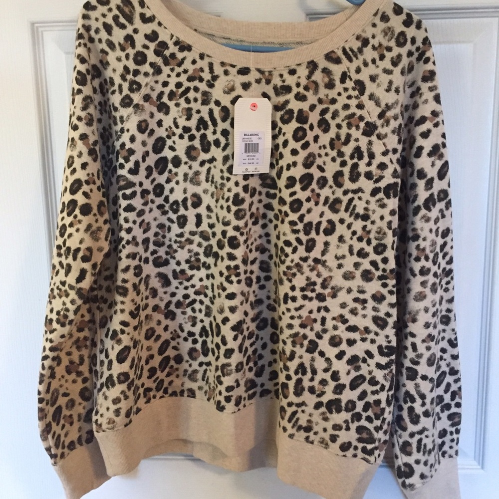 NWT WOMENS BILLABONG FLEECE PULLOVER $45 M cheetah