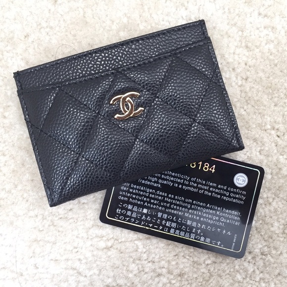 Chanel caviar card holder with gold hardware - Picture 1 of 4