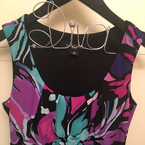 Colorful and flowy dress - Picture 4 of 4