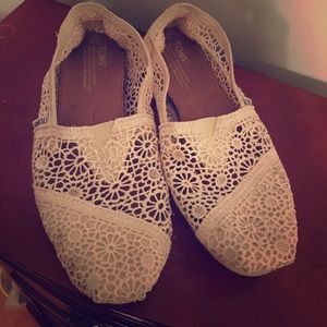 Lace Toms