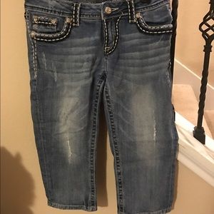 Miss me capris! Very cute.