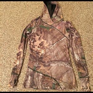 Under Armour camouflage fitted sweatshirt!