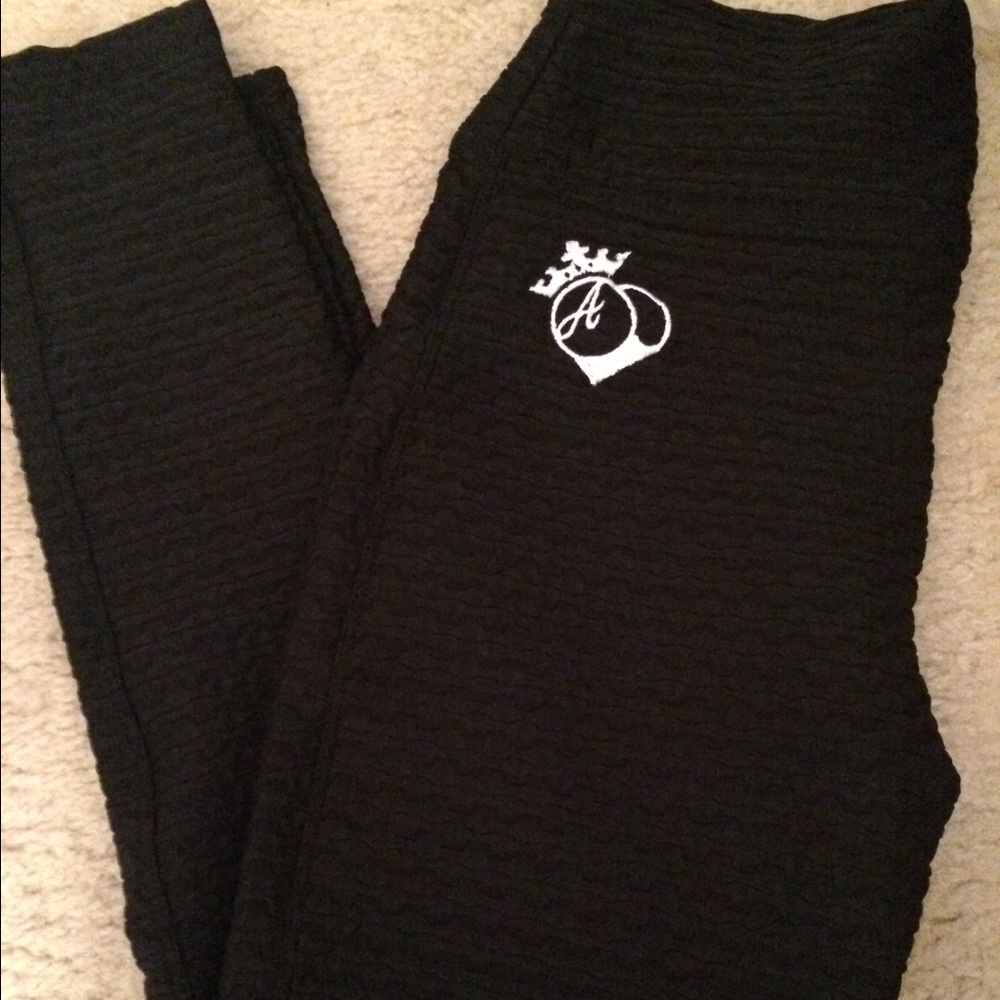 SOLD bootyqueen ideal black leggings - medium