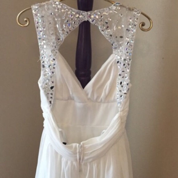 Stunning short white jewel embellished dress. - Picture 2 of 2