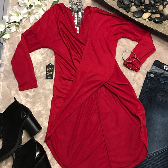 Low cut red blouse - Picture 2 of 4