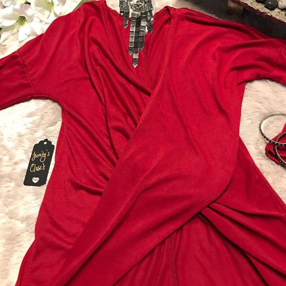 Low cut red blouse - Picture 3 of 4