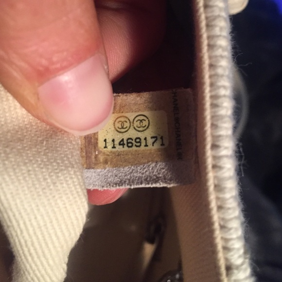 *flash sale* Rare Chanel purse perfect condition - Picture 3 of 4