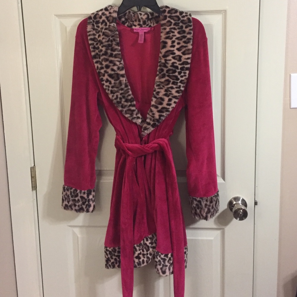 Betsy Johnson Intimates Robe