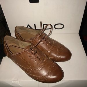 Brown detailed oxfords