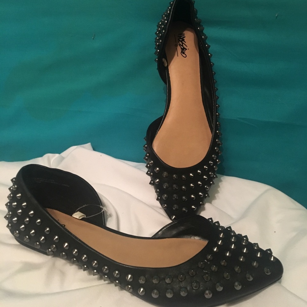 Black Studded Flats SZ 8 NEVER WORN