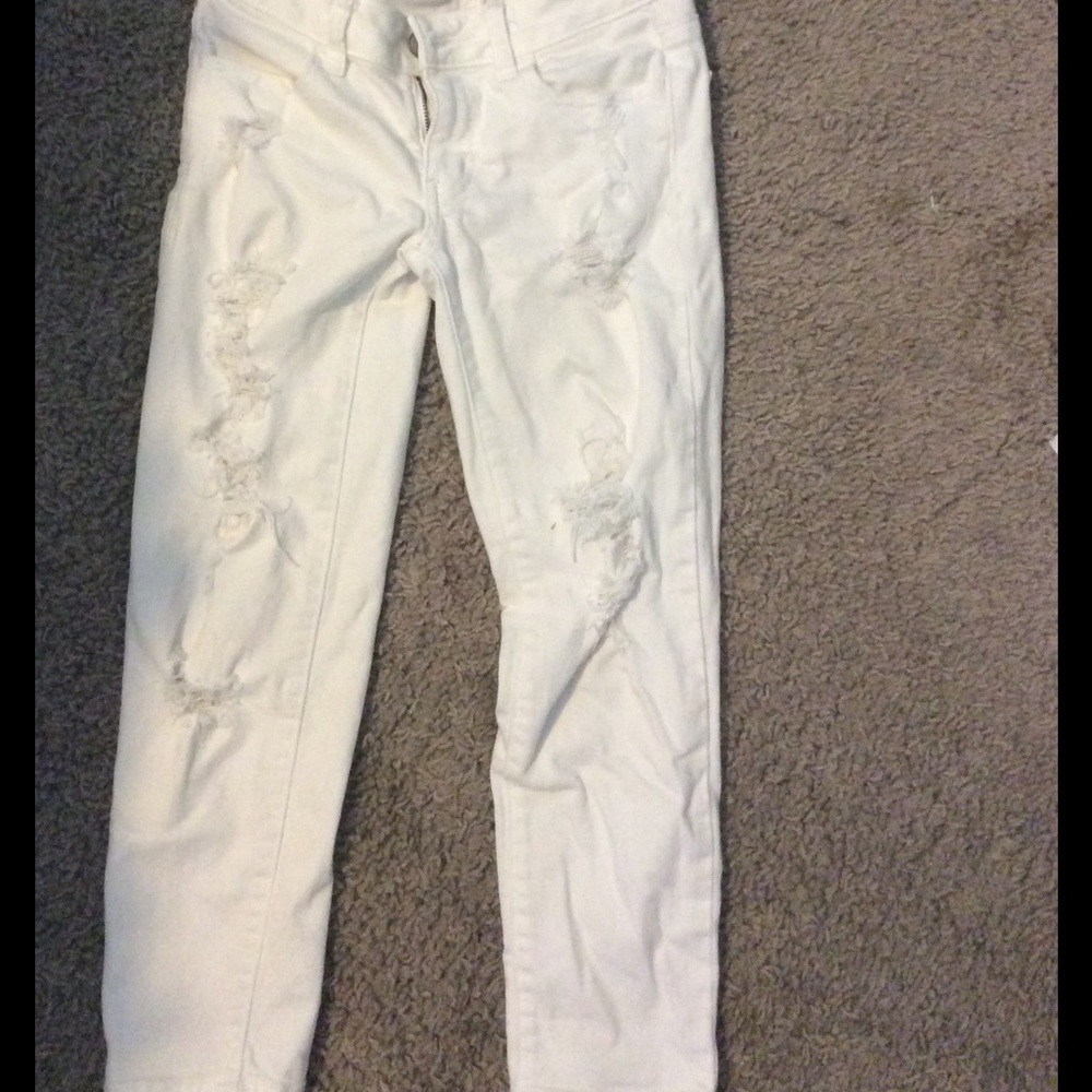 White ripped AEO crop jeans