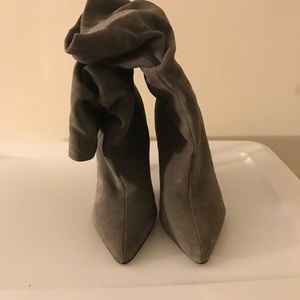 Must have gray slouch boots