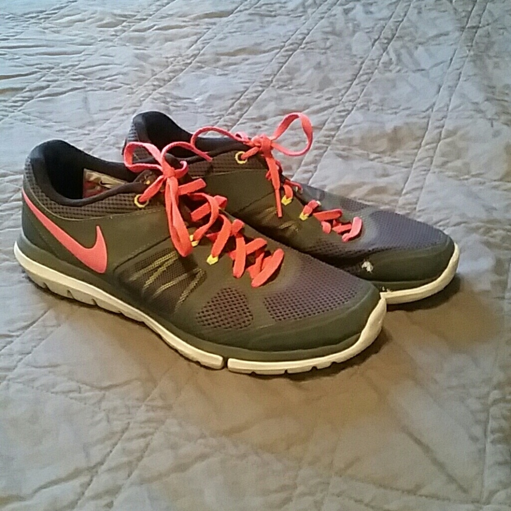 Size 8.5 Nike flex running shoe