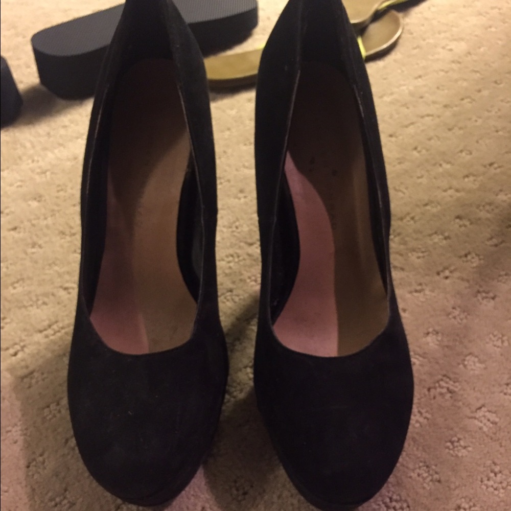 Lauren Conrad perfect pump heels