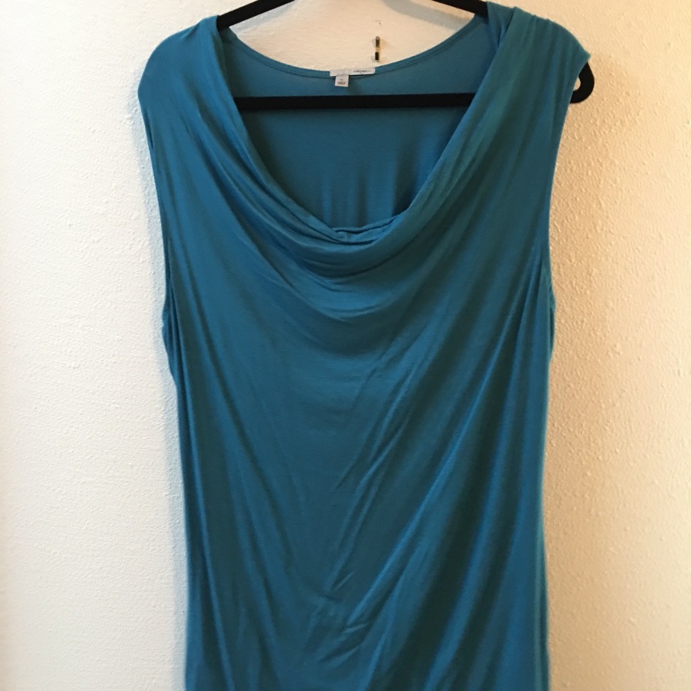 Scoop neck tank