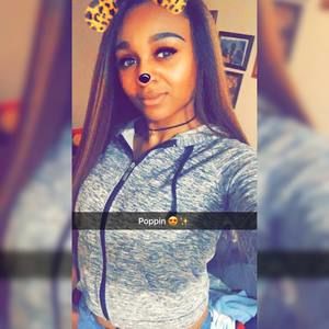 Meet your Posher, Andrea