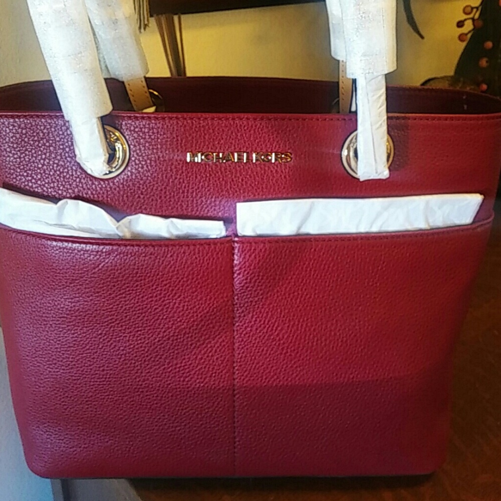SOLD*NWT MK Jet Set zip top tote - Picture 7 of 7