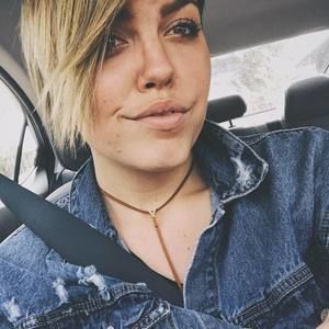 Meet your Posher, Elise