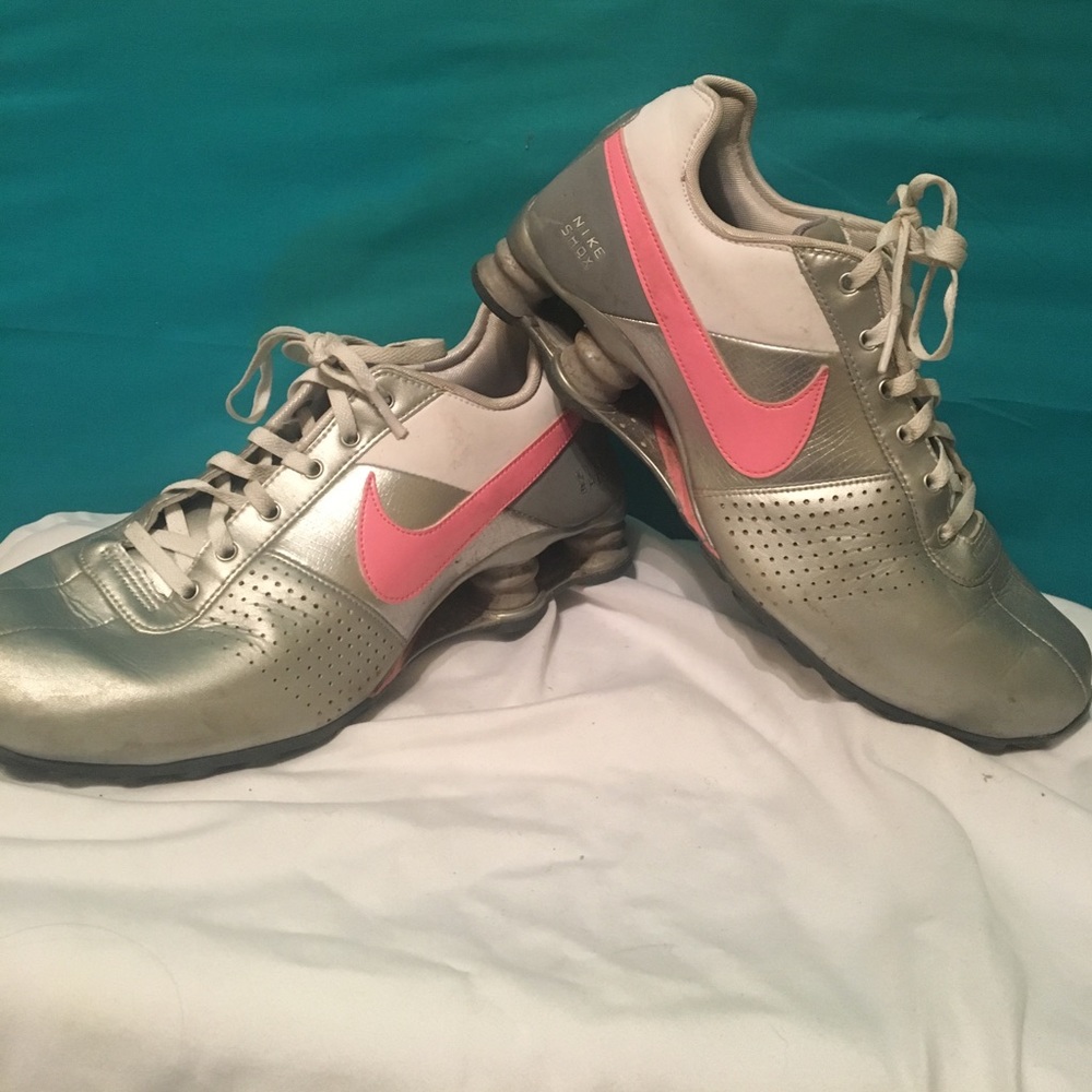 NIKE SHOX METALLIC SILVER / PINK SZ 8