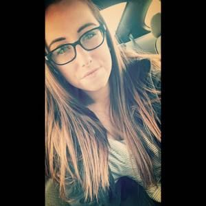 Meet your Posher, Alicia