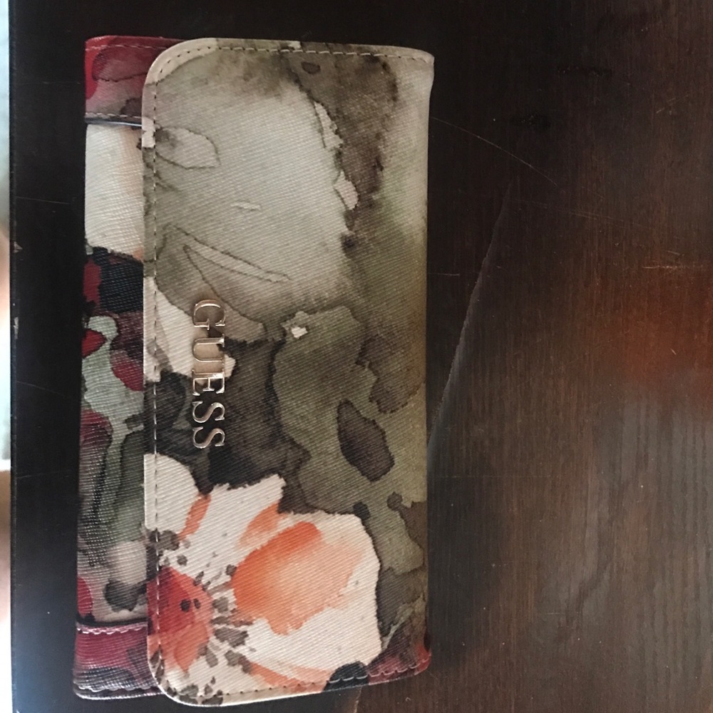 Guess Wallet