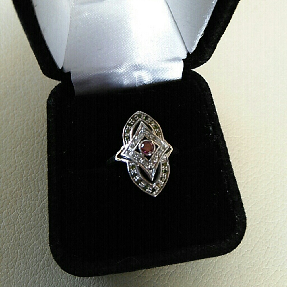 14kwg Ring with Purple, Green, White Diamonds - Picture 4 of 8