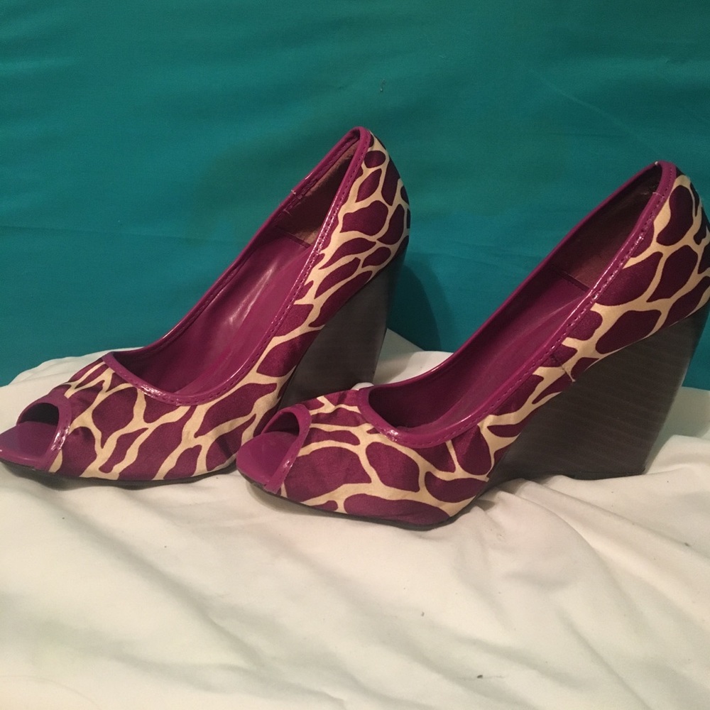 Fuchsia Giraffe Print Heels | SZ 8