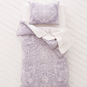 UO Comforter + Pillowcase