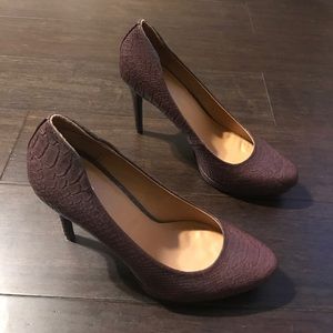 Burgundy Mia pump snake print size 10
