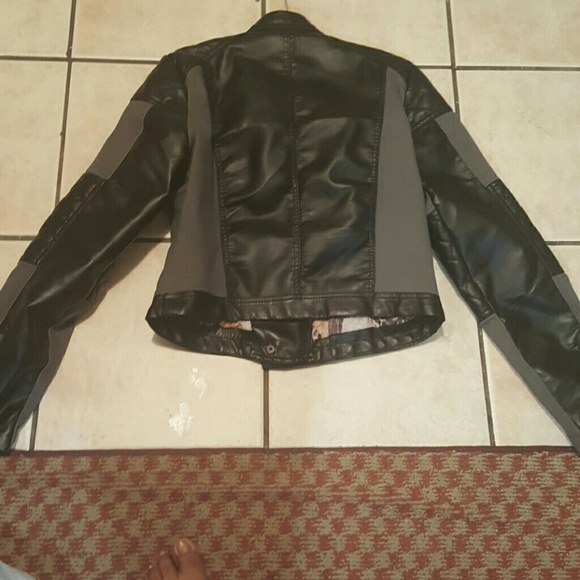 Jacket - Picture 2 of 3