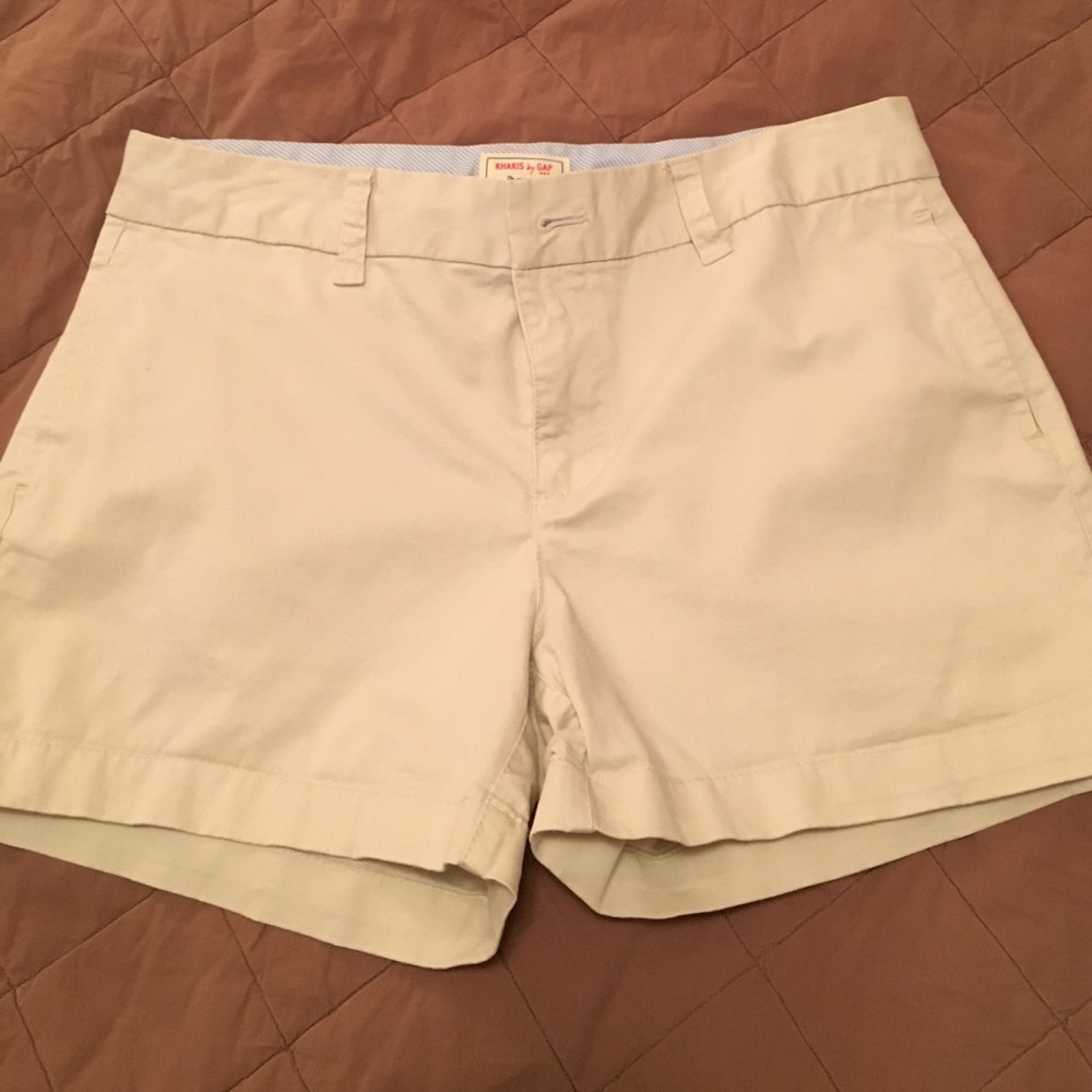 Khakis Gap Shorts size 4